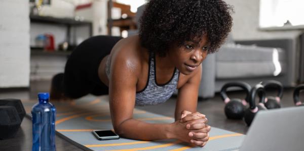 萨拉尔第一部分停火回顾:Prabhas带来了血腥,Prithviraj Sukumaran带来了爆炸性的下半场 萨拉尔第一部分停火回顾:Prabhas带来了血腥,Prithviraj Sukumaran带来了爆炸性的下半场