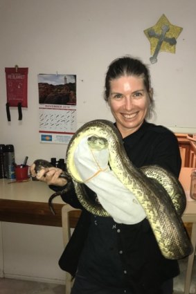 一分钟普及“微信群里建房炸金花房卡-(详细分享开挂教程)