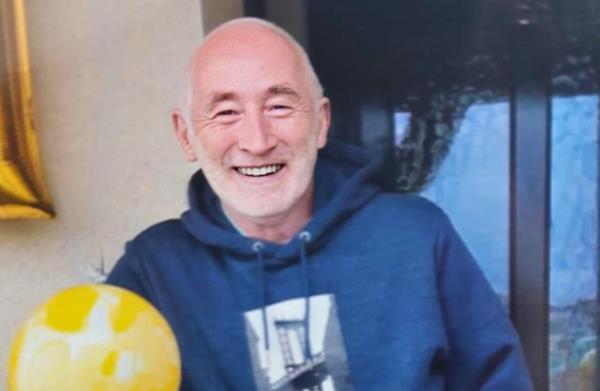 推荐一款”闲逸跑胡子外卦神器下载!详细分享装挂步骤