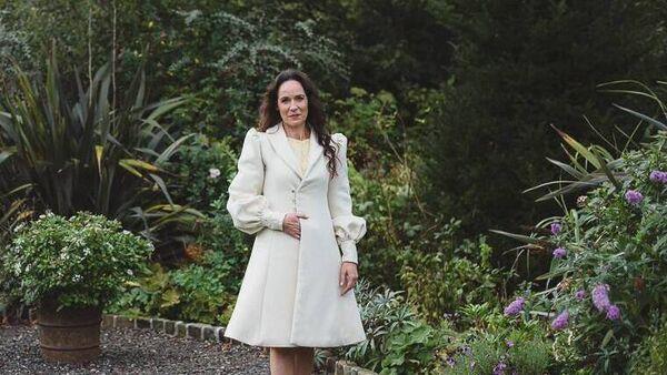 “在抚养孩子之后，我觉得一切都变了，我犯了错误”