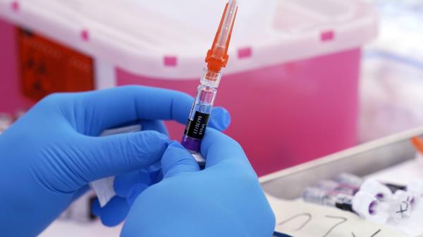 在更多儿童因食用含铅苹果酱而患病后，美国食品和药物管理局正在对进口的美国肉桂进行筛查