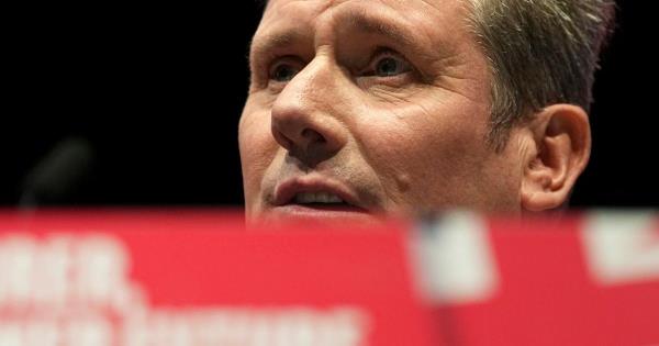 英国工党领袖指责政府糟蹋经济