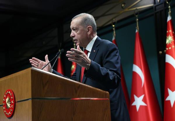 给大家讲解“微信群炸拼十如何创建房间”获取玩金花房卡链接教程