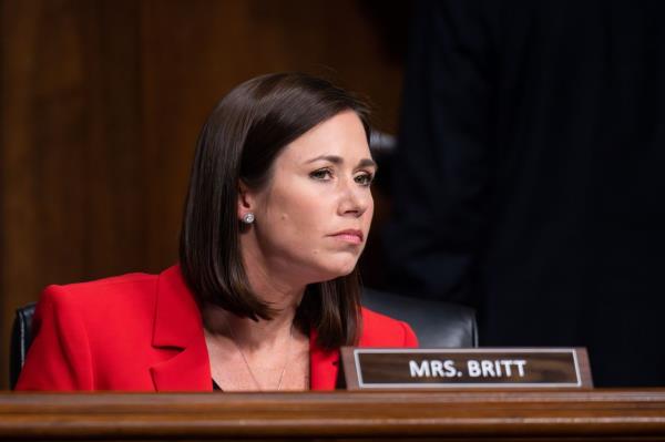 可用版本“经典联盟万能挂”(曝光透视必备猫腻)