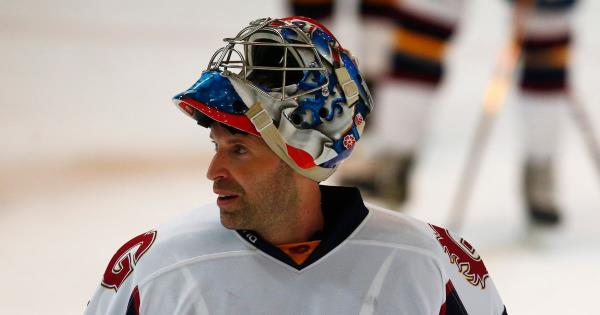 前切尔西门将切赫被租借到贝尔法斯特巨人冰球队