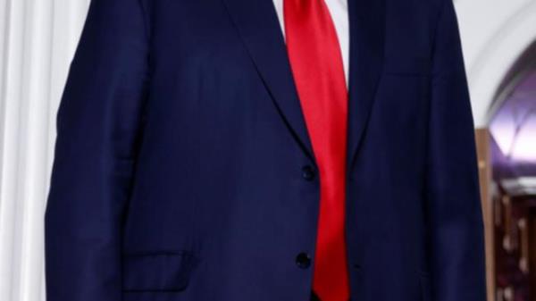 演员罗布·麦克尔亨尼分享了他“肿”脸的新年前夜照片，粉丝们感到不安