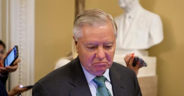 参议员林赛·格雷厄姆在南卡罗来纳州特朗普集会上遭到无情的嘘声