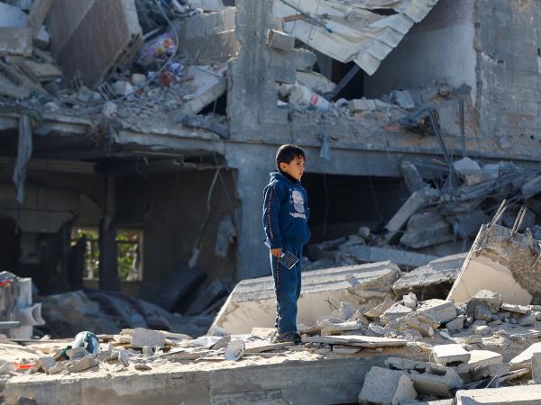 爱尔兰裔巴勒斯坦男子的妻子描述了他被困在加沙的“令人心碎”的时刻