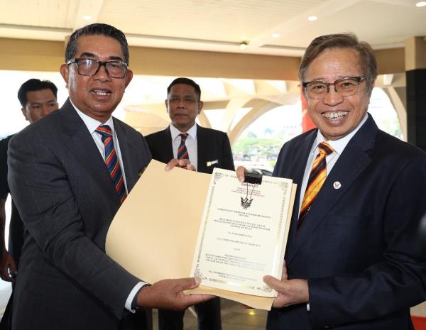 砂拉越公布有史以来最大的预算，预计收入创纪录的127亿令吉