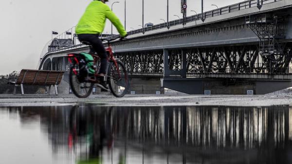 天气：周年纪念周末，奥克兰海港大桥向驾车者发出风暴警告