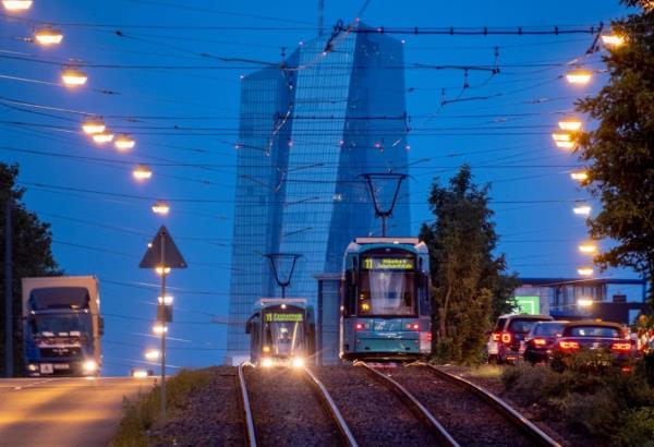 全渠道普及“微信拼三张金花房卡”获取房卡教程