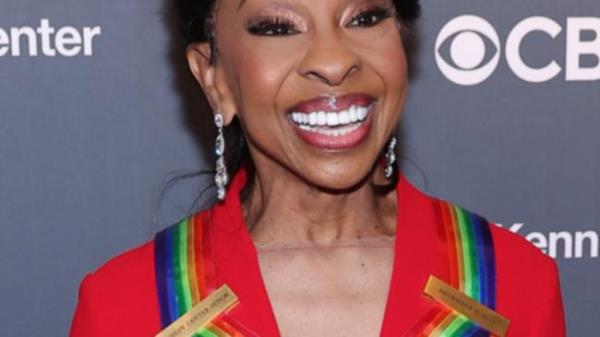 格拉迪斯·奈特延长了她在英国的告别之旅