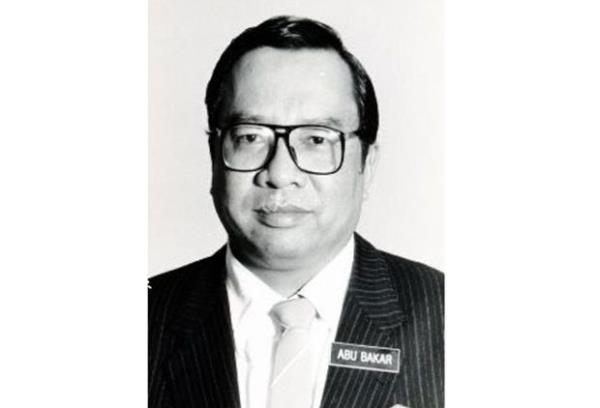 游戏攻略详解文章“微信开房间链接房卡在哪里充”详细房卡教程