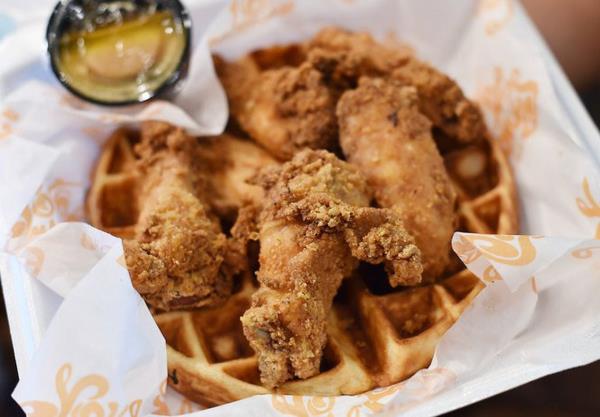 一分钟介绍使用“微信群链接牛牛房卡”详细房卡怎么购买教程