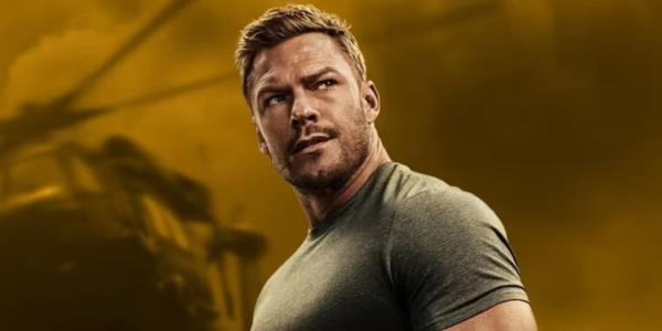 Alan Ritchson as Jack Reacher in Reacher