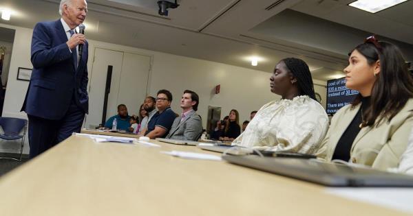 玩家需知“微信斗牛怎么和朋友创房间玩”获取玩金花房卡链接教程