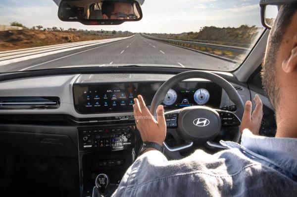 2024 Hyundai Creta facelift Nikhil driving