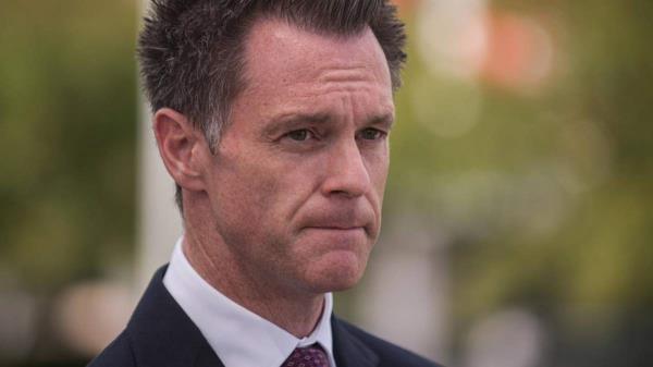 新南威尔士州州长克里斯·明斯在议会最后一周会期前的新冠病毒检测结果呈阳性