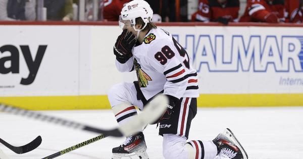 康纳·贝达德的下颚骨折让受伤累累的芝加哥黑鹰队试图重组：“这几乎是震惊”