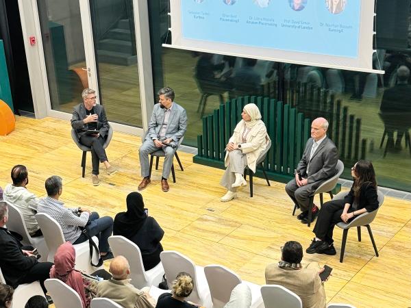 广义度量空间上的Kolmogorov-Chentsov型定理及其在banach值过程极限定理中的应用 广义度量空间上的Kolmogorov-Chentsov型定理及其在banach值过程极限定理中的应用