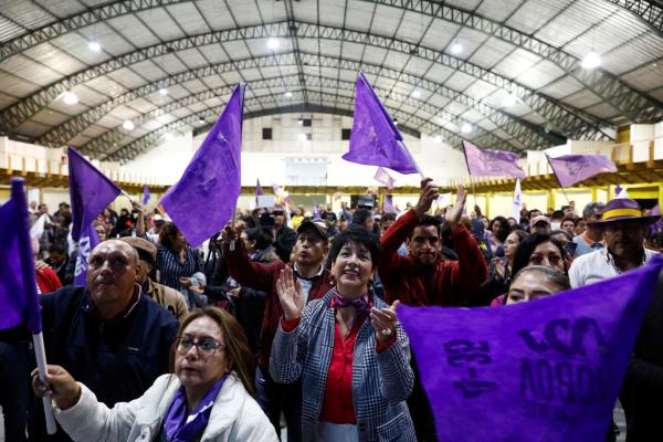 玩家攻略“蝴蝶大厅正版微信金花房卡”房卡详细使用教程