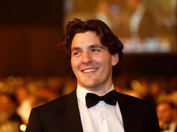 秒懂”微信群里建房炸金花房卡-获取房卡教程