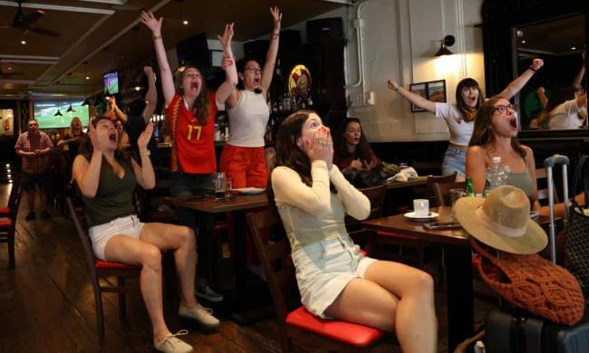 “创造历史”：随着世界杯决赛的临近，西班牙团结在了皇家西班牙队的身后